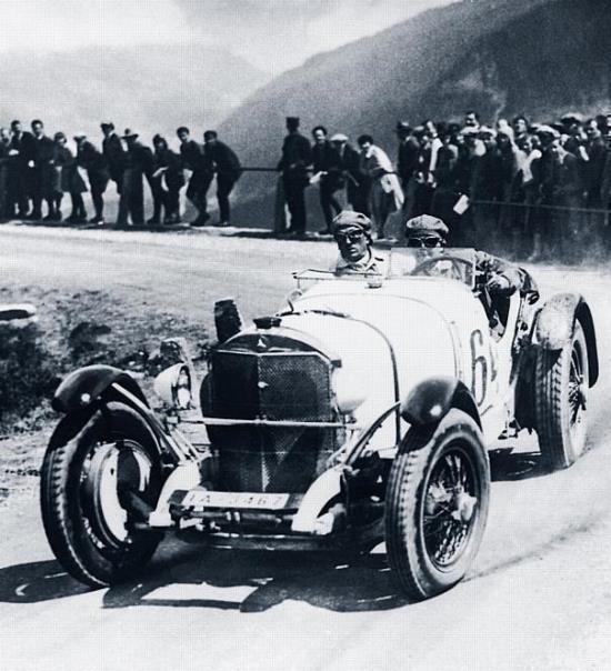 Klausenrennen, 9. bis 10. August 1930: Klassensieger in der Sportwagen-Wertung ist Rudolf Caracciola auf Mercedes-Benz SSK.